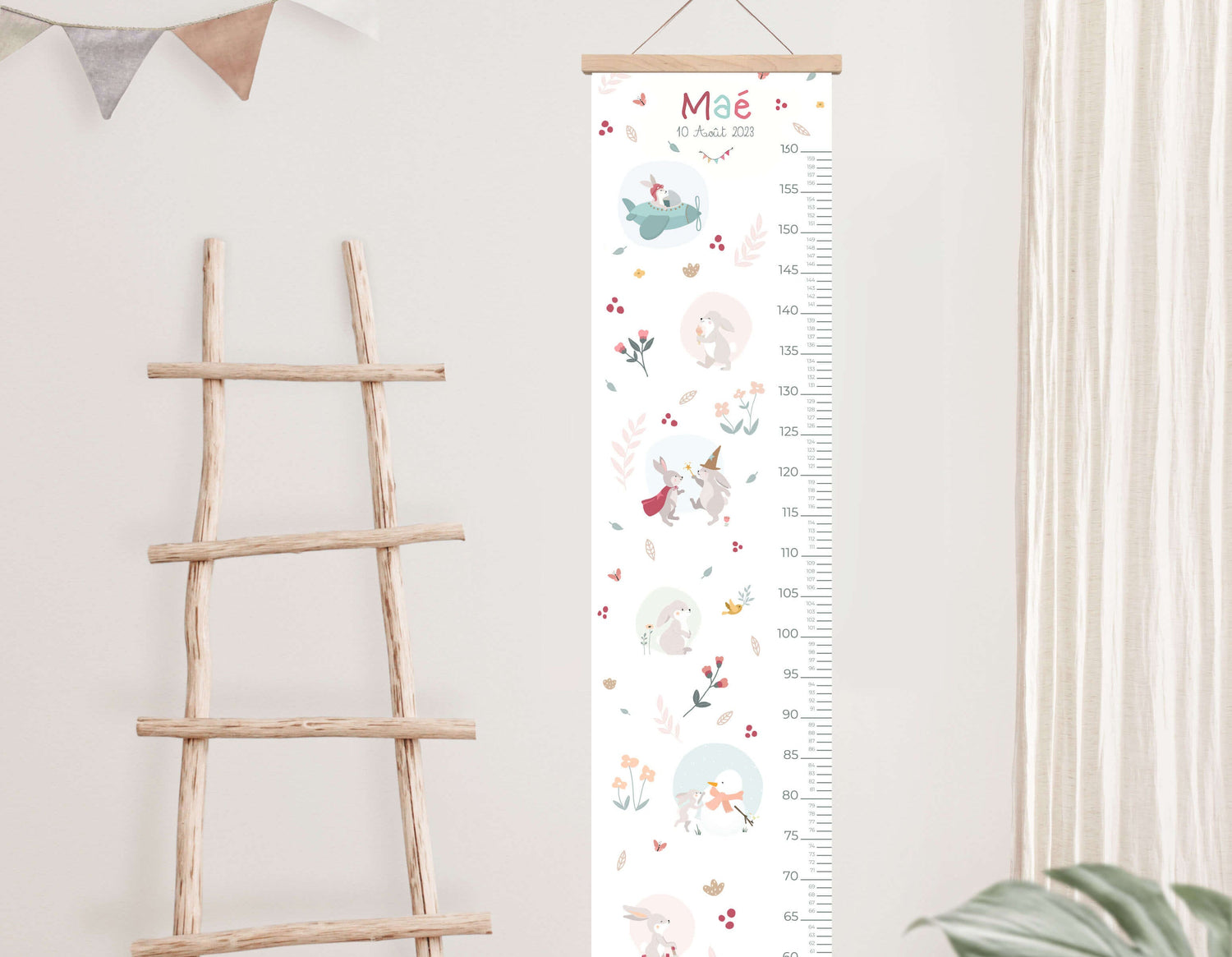 Toises échelles de croissance enfant pour suivre sa croissance et voir bébé et enfant grandir. Illustrée et personnalisée par illustratrice et créatrice passionnée. Décoration.